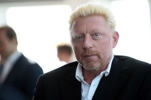 Легендарный Беккер продает свои трофеи, чтобы расплатиться с долгами.
