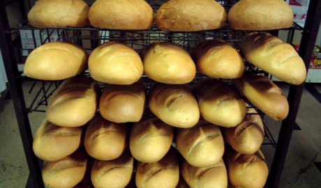 Preţurile la pâine şi produsele de panificaţie vor creşte de pe 15 august curent în medie cu 15%. Foto: rfi.ro