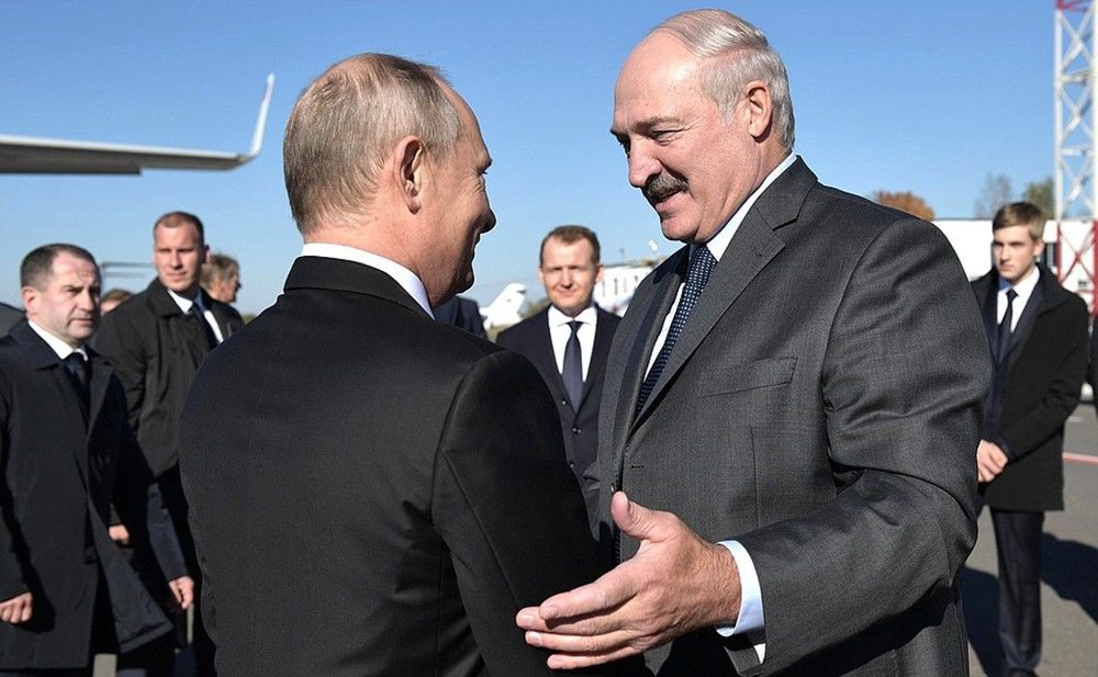 Лукашенко назвал Путина хорошим другом.