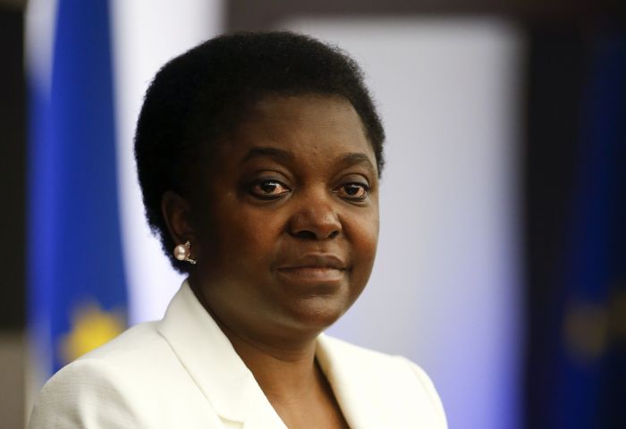  Un politician populist italian, din Liga Nordului, o compară cu un urangutan pe o membră de culoare a Guvernului Letta.