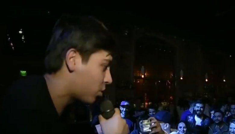 Cântăreţul din România, care te ajută să înveţi pentru BAC pe ritm de rap. 