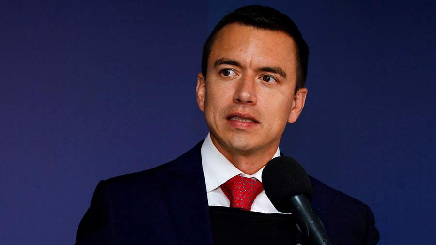 По информации газеты, кандидат в президенты не пострадал.