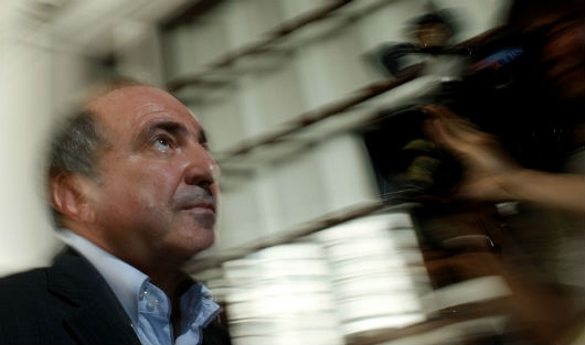  Katerina Sabirova, fata cu care Boris Berezovski a fost apropiat în ultimele luni ale vieţii sale, a confirmat existenţa scrisorii către Vladimir Putin.