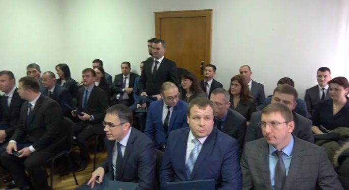Peste 20 de procurori au primit astăzi distincții.