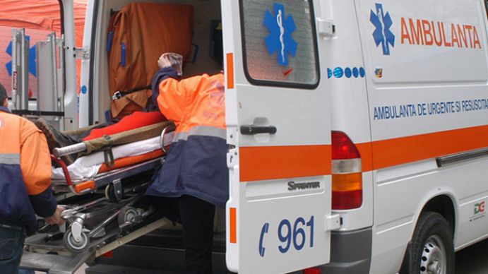 Doi bărbaţi în vârstă de 32 şi respectiv 34 de ani au încercat să-şi pună capăt zilelor. Incidentele au fost înregistrate pe parcursul zilei de ieri în capitală.