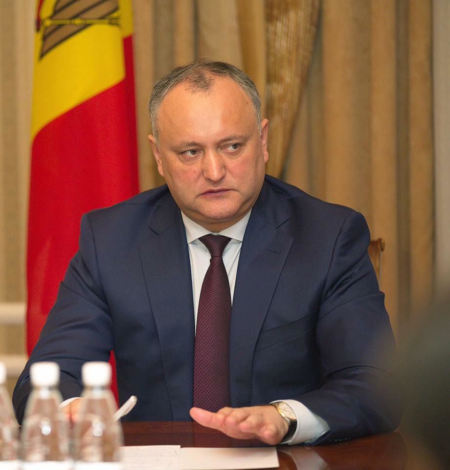 Додон заявил, что не промульгирует закон о российской пропаганде.