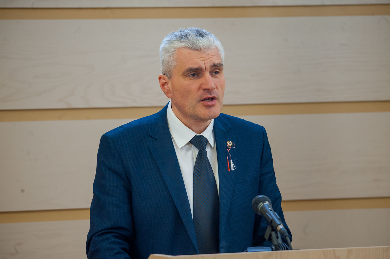 Депутат  Александр Слусарь.