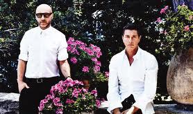  Domenico Dolce şi Stefano Gabbana sunt buni de plată. Ei au de achitat o amendă de 343 de milioane de euro, dacă nu obţin suspendarea pedepsei.