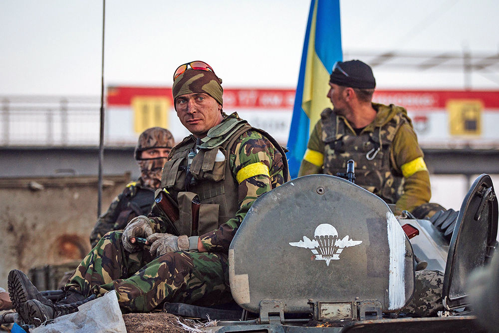 ВС Украины сообщили о гибели более 450 солдат в Донбассе с начала года.
