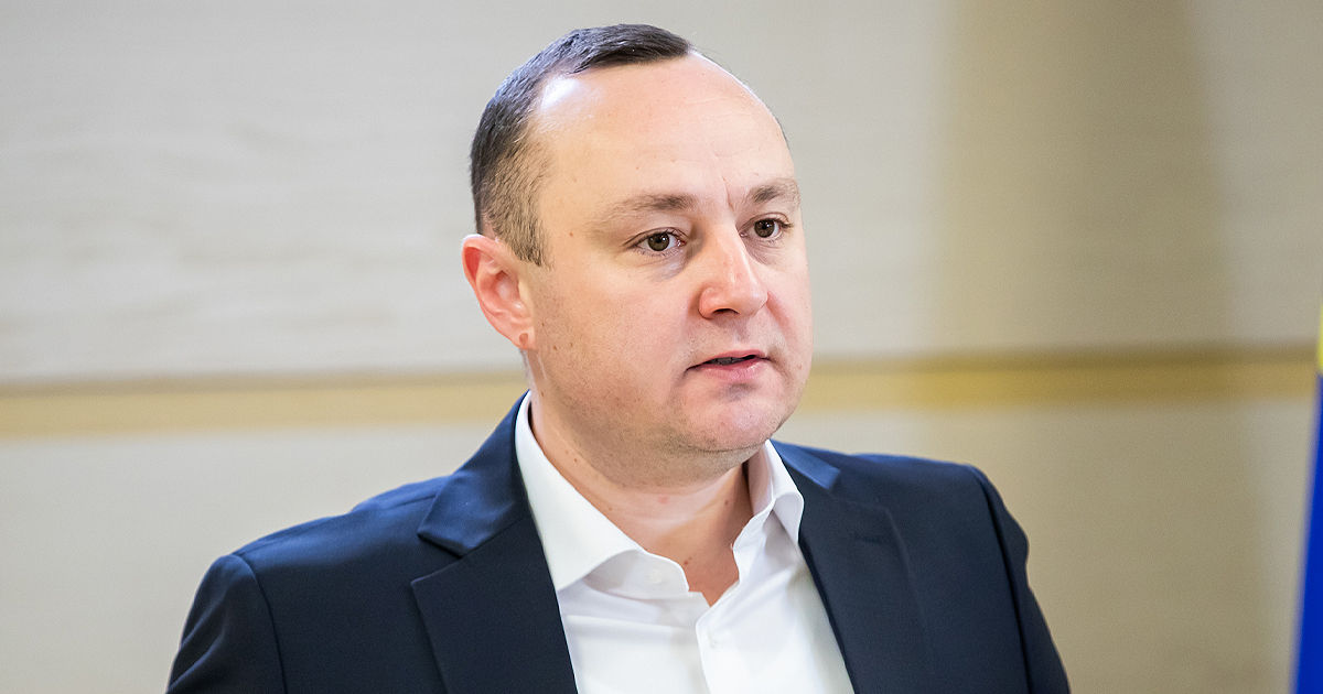 Батрынча: Правительство должно быть ответственным в продвижении оборонной стратегии.