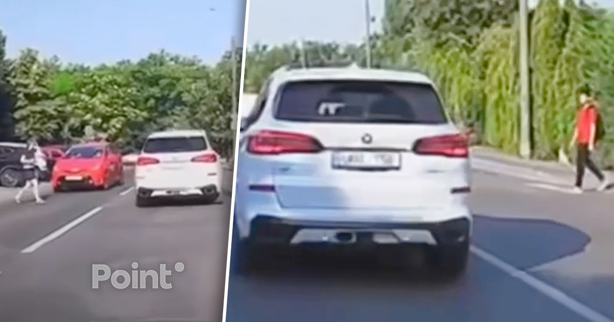 В Кишиневе наказали водителя BMW, не пропустившего пешеходов на зебре.