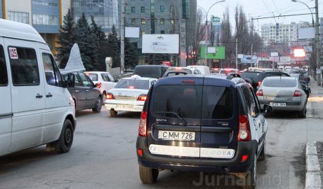 Полиция советует водителям не нарушать ПДД. Фото: Jurnal.md.
