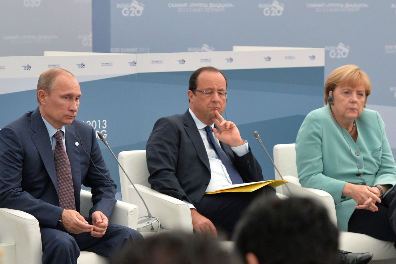 Путин рассказал Олланду и Меркель о провокациях со стороны Украины.