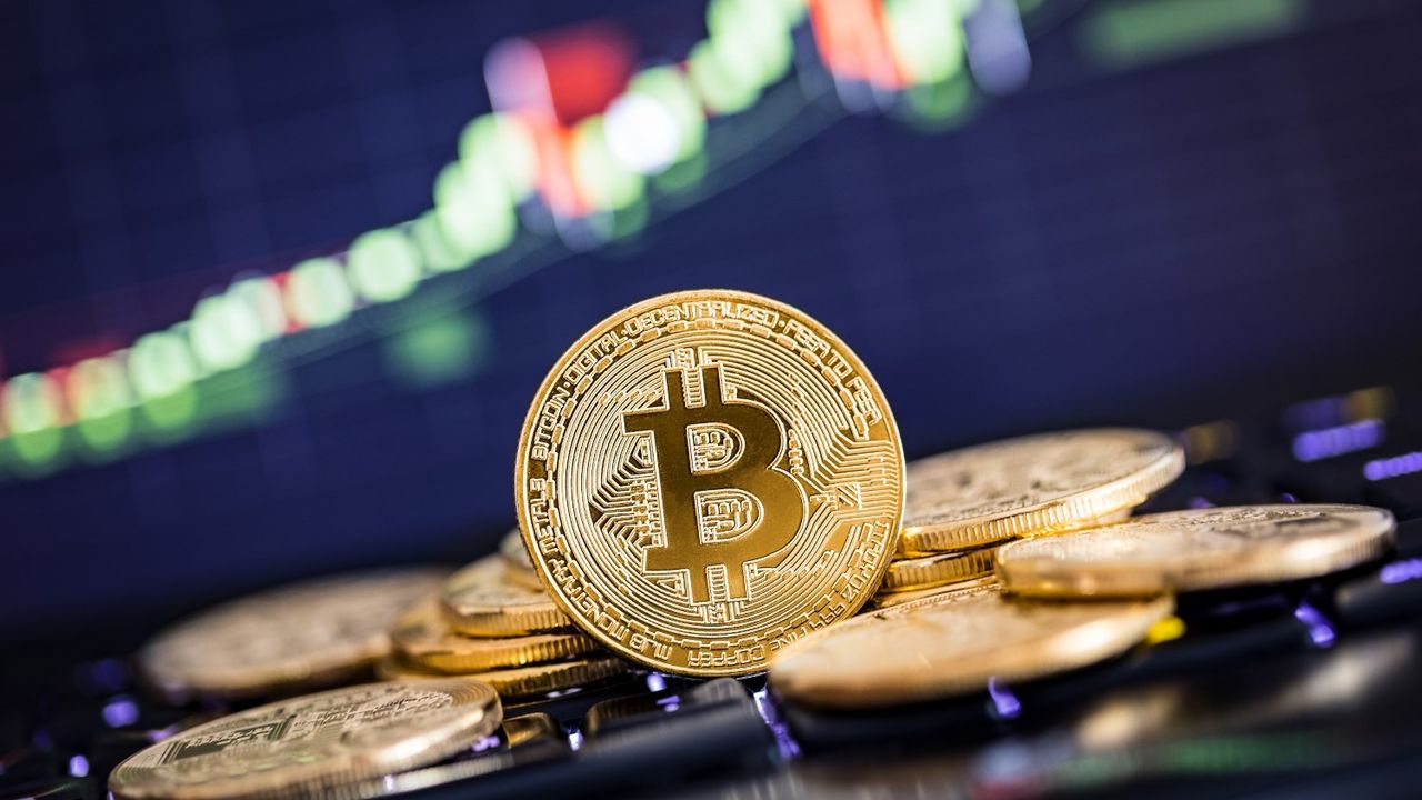 Стоимость биткоина превысила рекордную отметку в $41 тысячу.