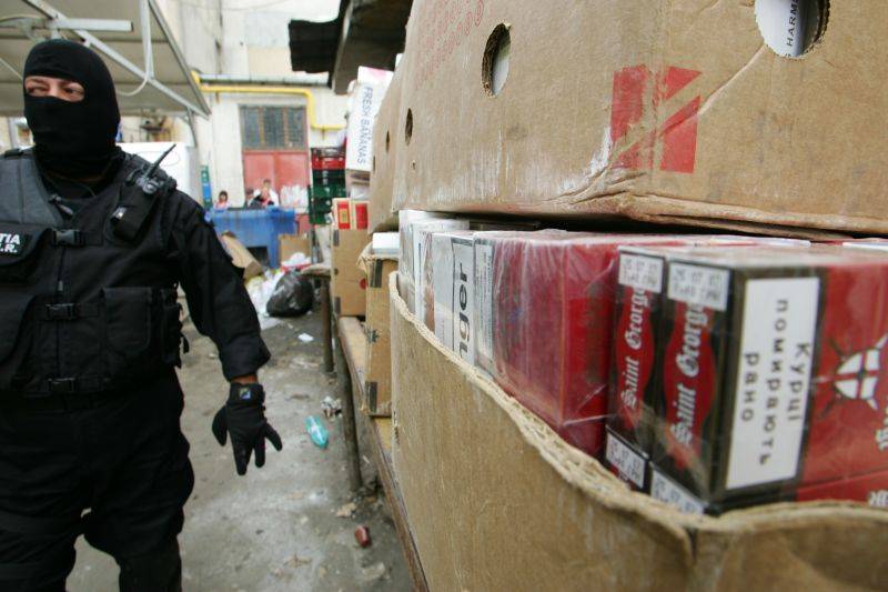 Instanţa de judecată a dispus  arestarea preventivă pentru o perioadă de 29 de zile a 3  inculpaţi.