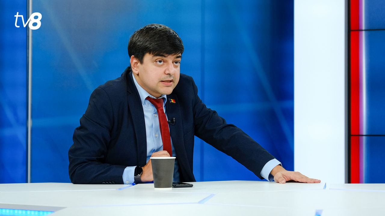 Депутат от Блока коммунистов и социалистов (БКС) Гайк Вартанян. Фото: tv8.md.