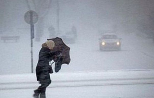 Cele trei coduri galbene de ninsoare, frig și vânt se prelungesc. Foto: evz.ro