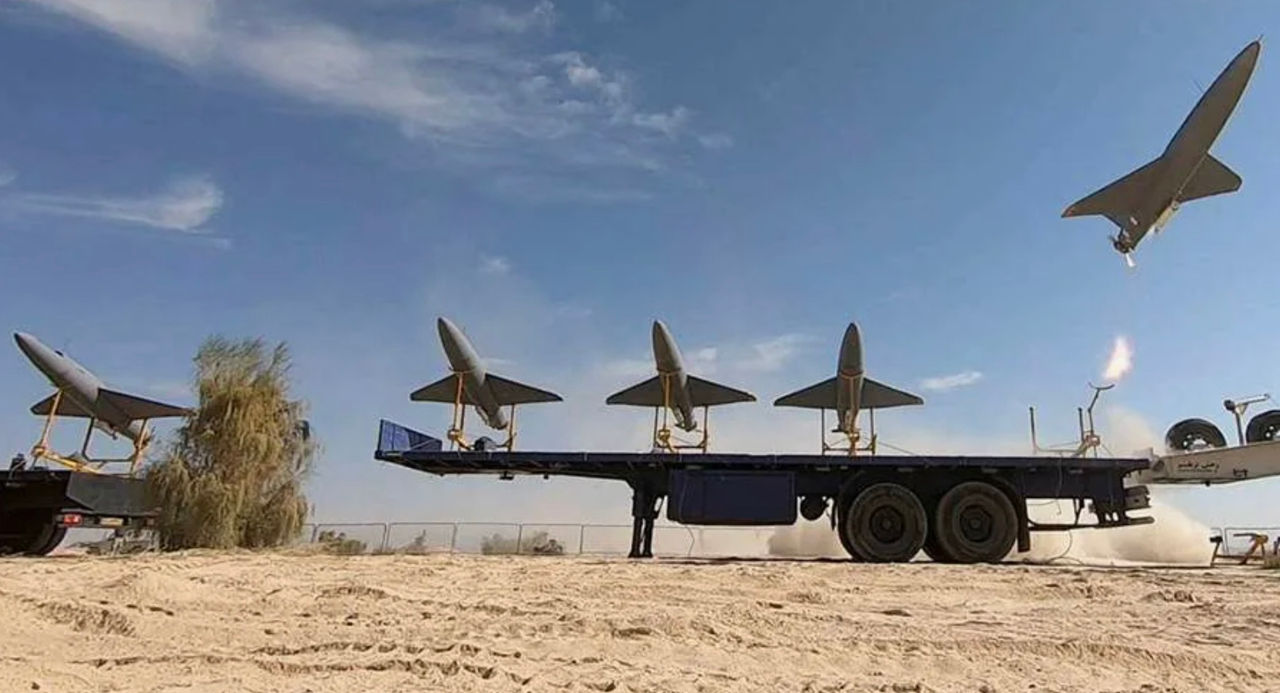 IDF: Iran a lansat aproximativ o sută de drone spre Israel.