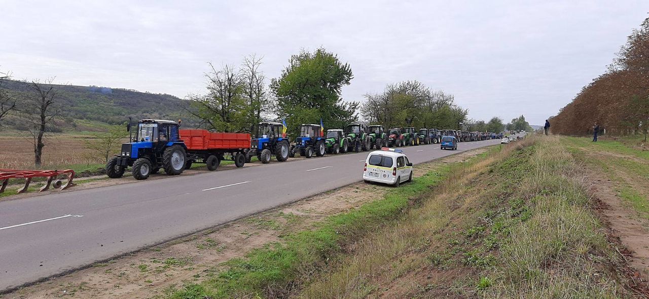 Земледельцы из девяти районов вышли на акцию протеста.