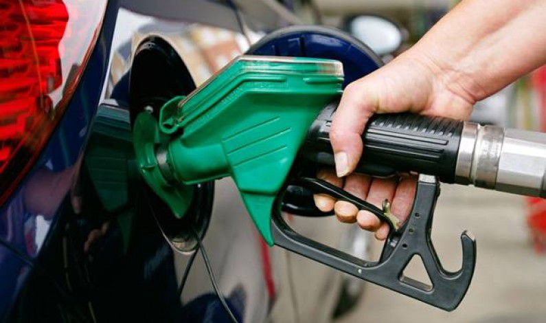 De la începutul anului, prețul carburanţilor s-a micșorat de patru ori.