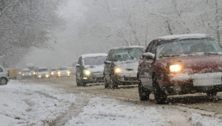 Ministerul Transporturilor  roagă participanții la trafic ca în perioada următoare să evite călătoriile lungi și să respecte cu maximă atenție restricțiile de viteză specifice sezonului.