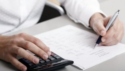 Seturile de reglementări Basel gândite după criza financiară nu sunt suficiente pentru a asigura că băncile au o situaţie suficient de solidă