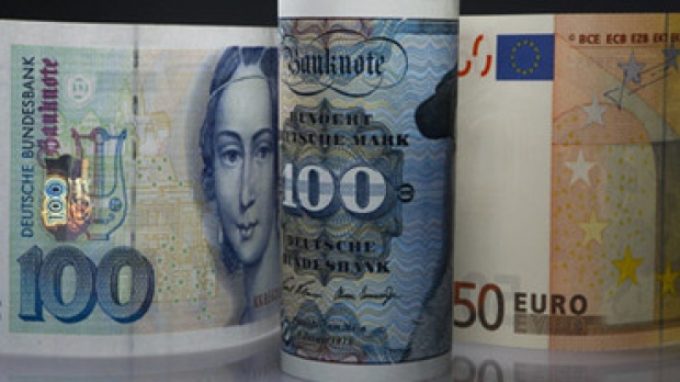 Noua monedă gândită de experţii de la Deutsche Bank este gândită să fie folosită pentru rambursarea creditelor