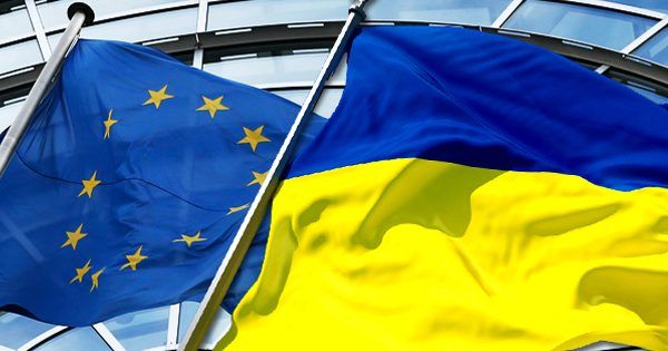 Депутат добавил, что ЕС не даёт возможности создавать на Украине высокотехнологичные отрасли.