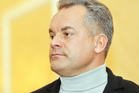 Adevărul сообщает, что памятник был продан, находясь в залоге в банке Victoriabank, к которому, как известно, имеет прямое отношение молдавский олигарх Владимир Плахотнюк.