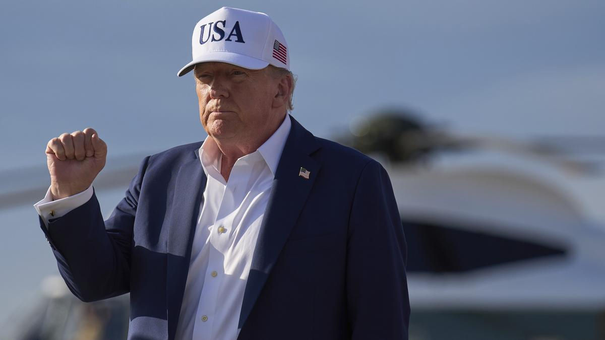 Трамп: США введет пошлины в 10% против стран, поддерживающих БРИКС.