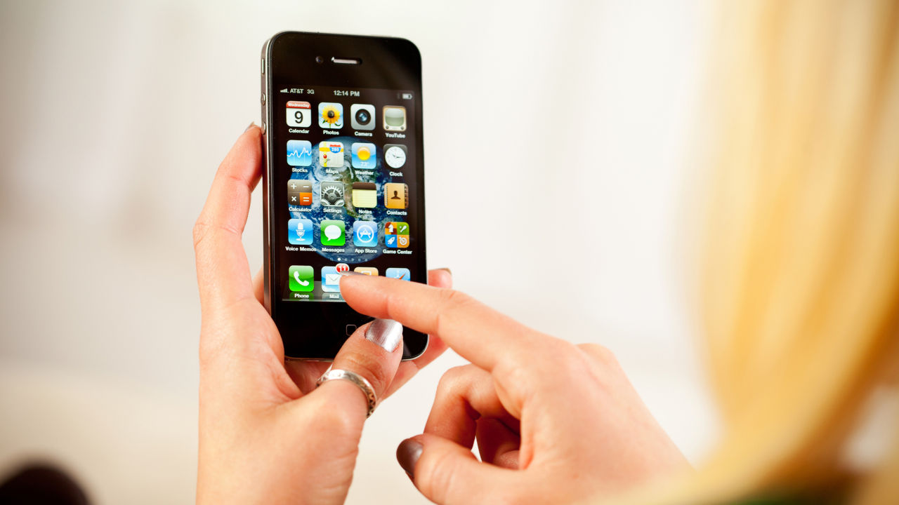 Rețelele sociale au readus în trend iPhone-ul lansat acum 15 ani.