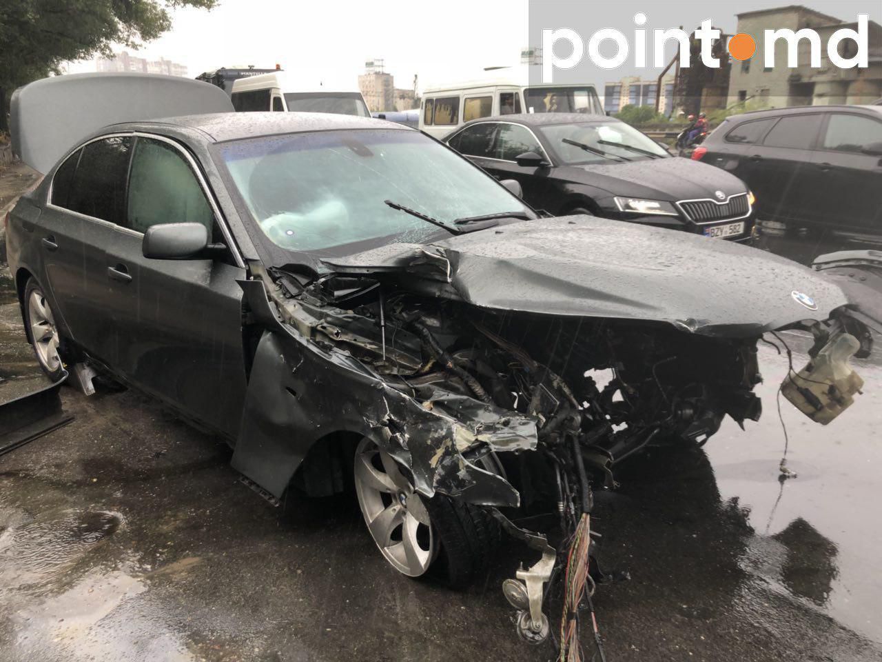 Попавшим в тройную аварию BMW управлял 19-летний юноша.
