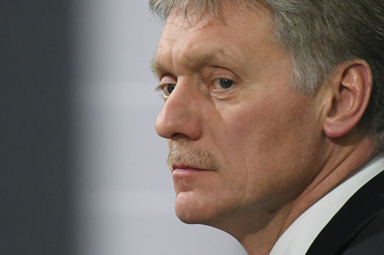 Песков: Запад не собирается любить Россию, но ей это и не нужно.