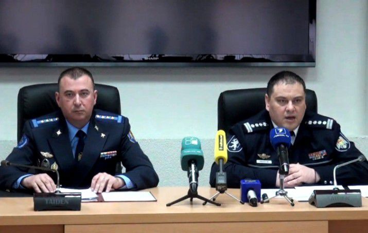 Речь идет о 3200 полицейских по всей республике, 245 карабинерах, 180 частных охранниках и 400 дружинниках.