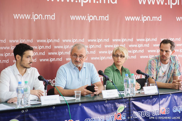 Dionis Cenuşa, activist pentru drepturile omului, a menţionat că drepturile omului trebuie promovate inclusiv pe calea diplomaţiei, iar diplomaţia este egală cu drepturile omului.