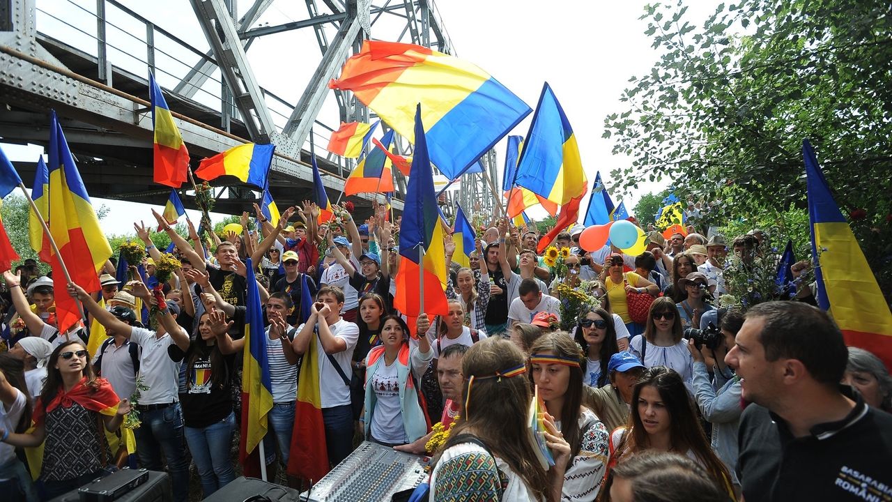 Iniţiativă legislativă a şefului statului: Scoaterea partidelor unioniste în afara legii
