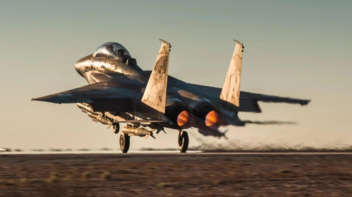 CBS: США задействовали более 150 самолетов для спасения пилота F-15E в Иране.