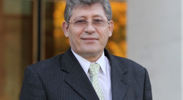 Anunțul lui Ghimpu a fost făcut cu mai puțin de 48 de ore înainte de începerea oficială a scrutinului și în condițiile în care o parte din buletinele de vot au fost deja repartizare către secțiile de vot.