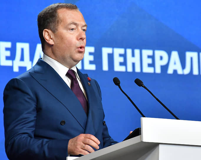 Медведев: Украина закончится, как только закончится ее западное финансирование.
