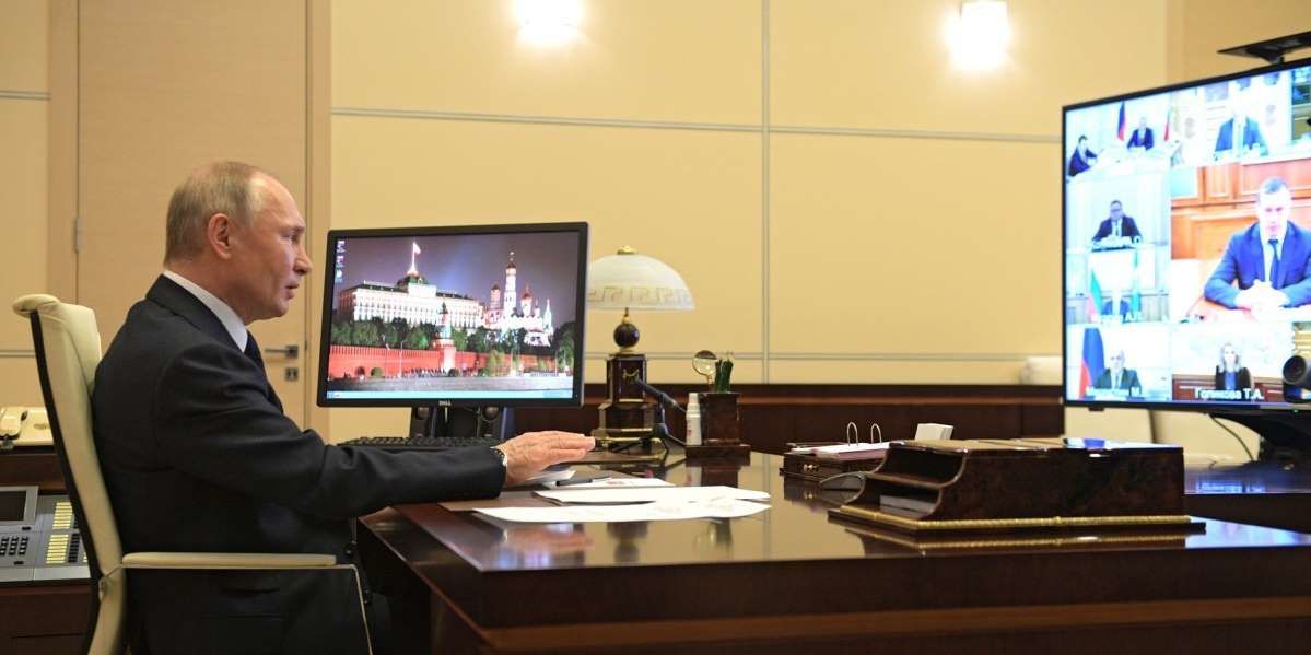 Путин предложил выдавать бизнесу деньги для выплаты зарплат.