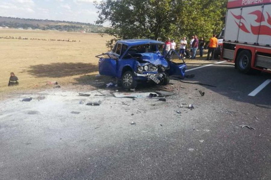 Страшная авария в Чимишлийском районе: один человек погиб, пятеро пострадали.