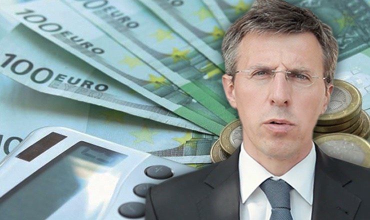 Киртоакэ подсчитал, что за четыре дня на торжества был потрачен 1 миллион евро. 