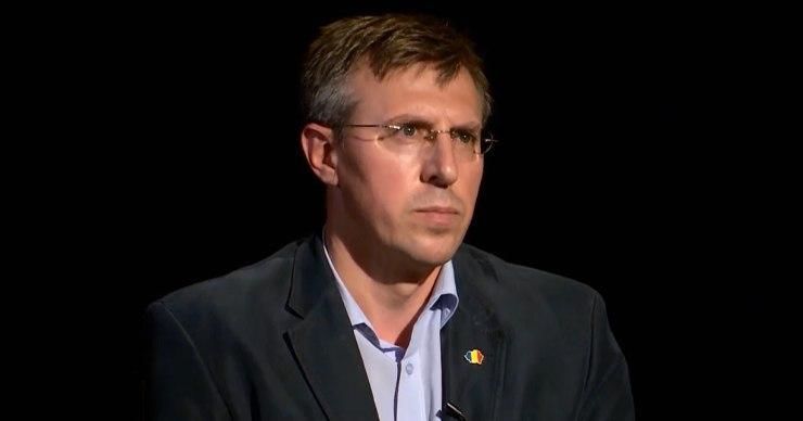 Председатель Либеральной партии Дорин Киртоакэ. 