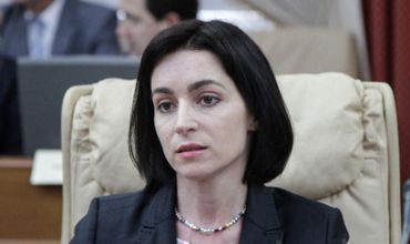 Майе Санду 43 года, она не замужем.
