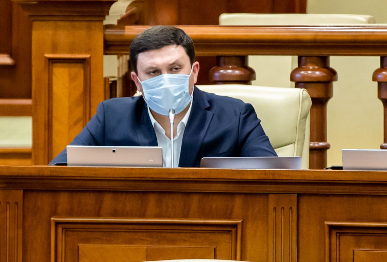 БКС потребовал исключить проект о повышении пенсионного возраста.