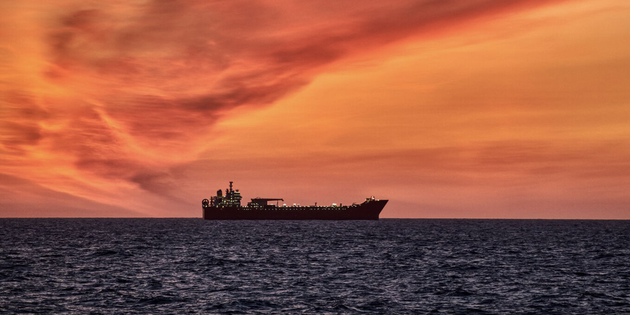 Иран атаковал нефтяной танкер Louise.