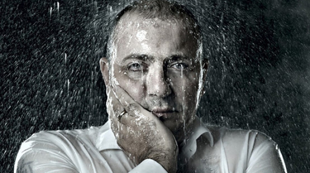 Bărbatul are o fermă pe care a făcut trei piscine artificiale