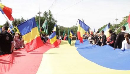 Intre cele două tabere s-au iscat niște altercații, care au fost însă repede oprite de oamenii legii.
