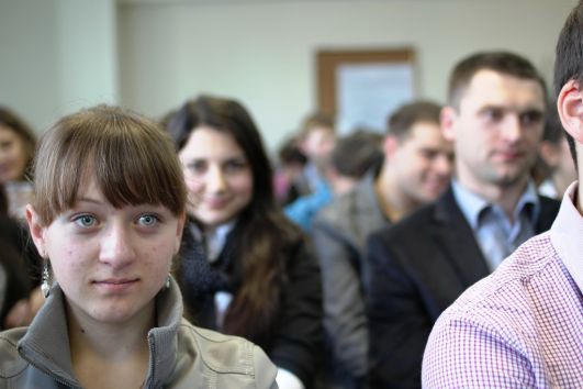 Почти половина безработных в Республике Молдова являются молодые люди. 
