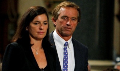 Fostul soţ al lui Mary, Robert Kennedy Jr., este gazda unei emisiuni de radio